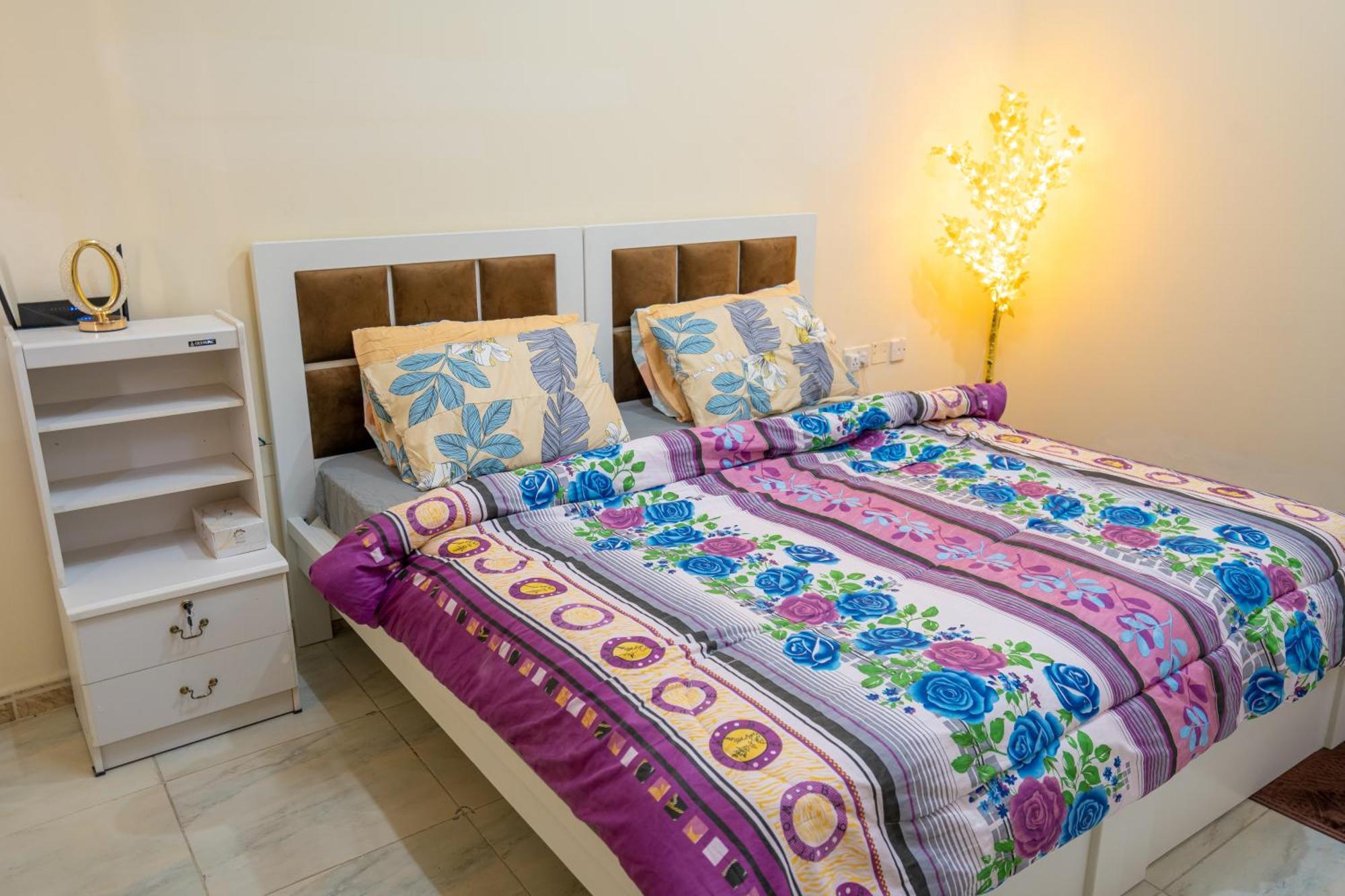Tourist Family And Couple - Attached Washroom - Vl02 Baith Al Jannah Llc منزل للإقامة