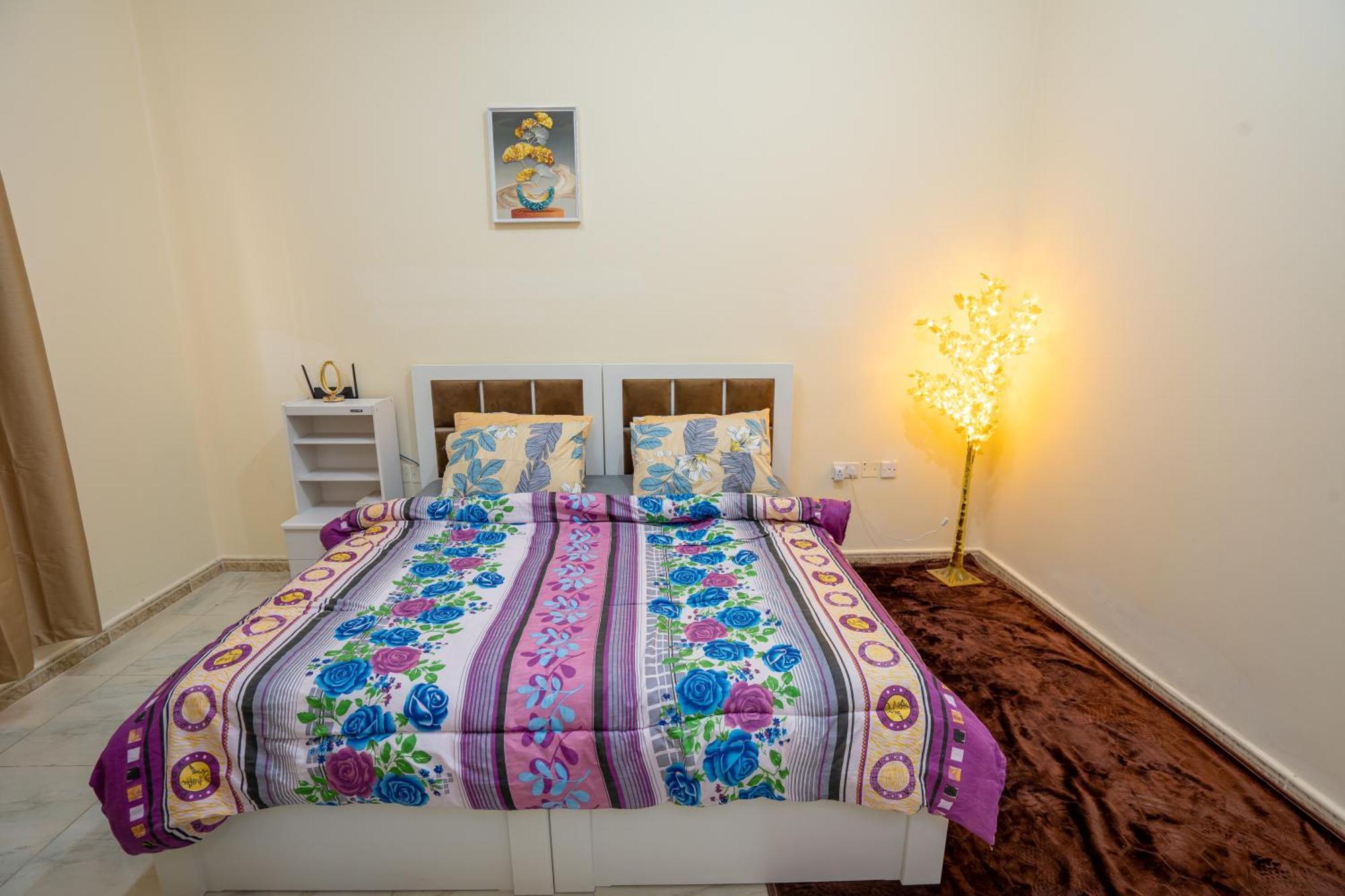 منزل للإقامة Tourist Family And Couple - Attached Washroom - Vl02 Baith Al Jannah Llc